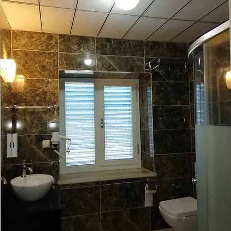 Assos Mia Hotel 3*