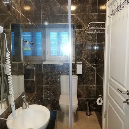 Assos Mia 3*