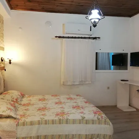 Hotel Assos Mia 3*